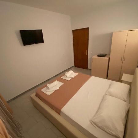 Delfino Hotel مولا كاليفا المظهر الخارجي الصورة