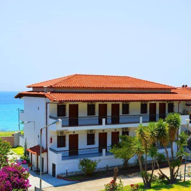 Delfino Hotel مولا كاليفا المظهر الخارجي الصورة
