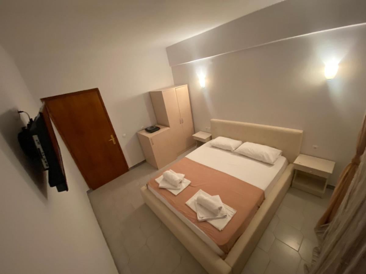 Delfino Hotel مولا كاليفا المظهر الخارجي الصورة