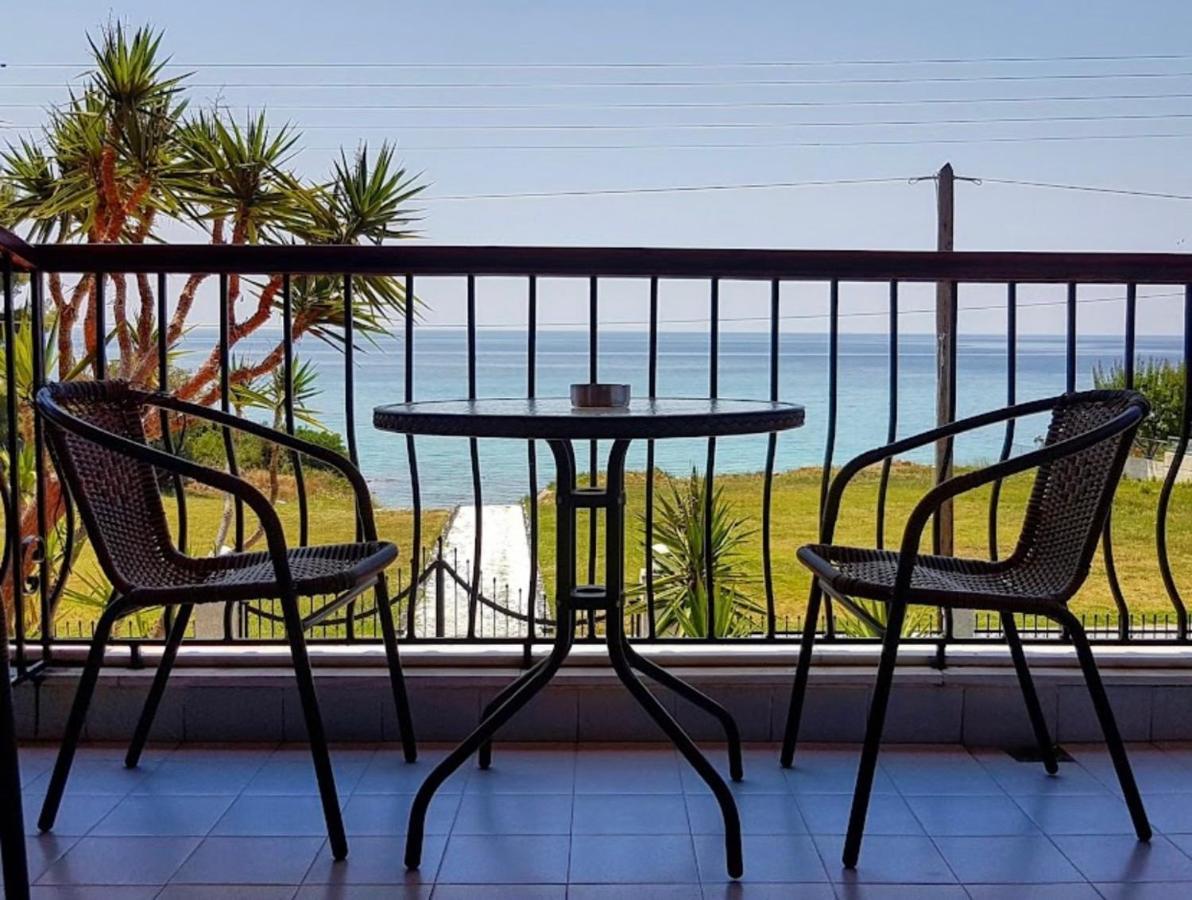 Delfino Hotel مولا كاليفا المظهر الخارجي الصورة
