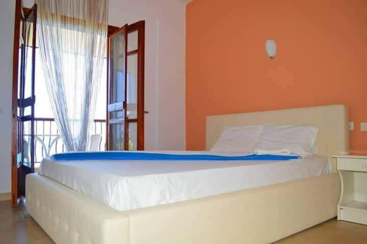 Delfino Hotel مولا كاليفا المظهر الخارجي الصورة